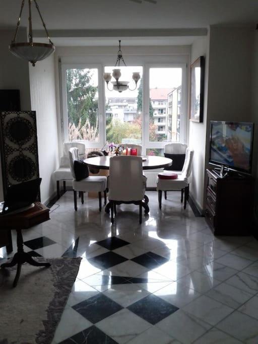 Appartamento 3 Bedroom 2 Bathroom Art Deco Flat In