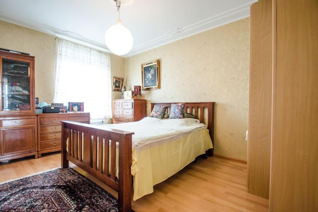 3 Bedroom 2 Bathroom Art Deco Flat In *