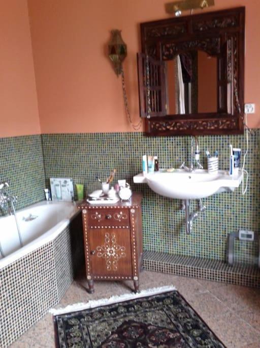 Appartamento 3 Bedroom 2 Bathroom Art Deco Flat In