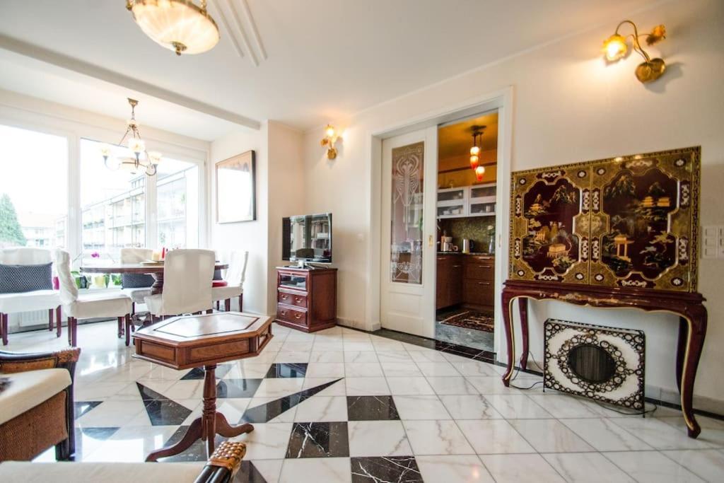 3 Bedroom 2 Bathroom Art Deco Flat In Basilea